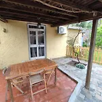 Monolocale Con Veranda E Giardino A *