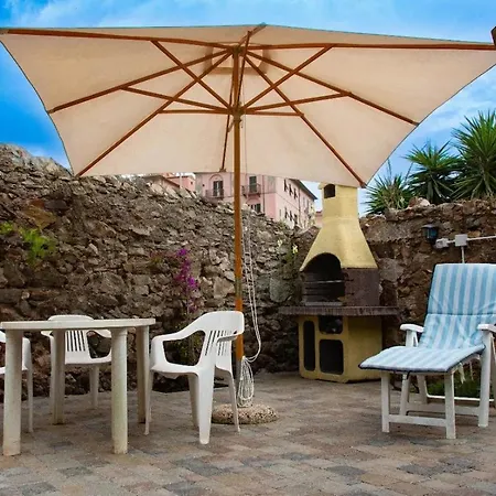 Monolocale Con Veranda E Giardino A