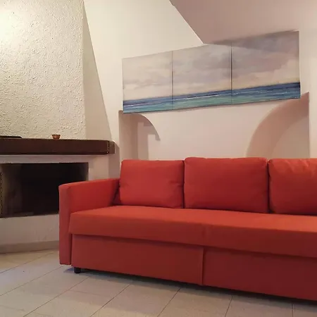 Monolocale Con Veranda E Giardino A Appartamento