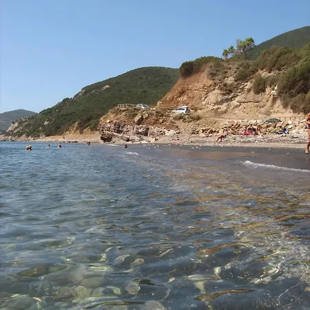 Monolocale Con Veranda E Giardino A Appartamento *