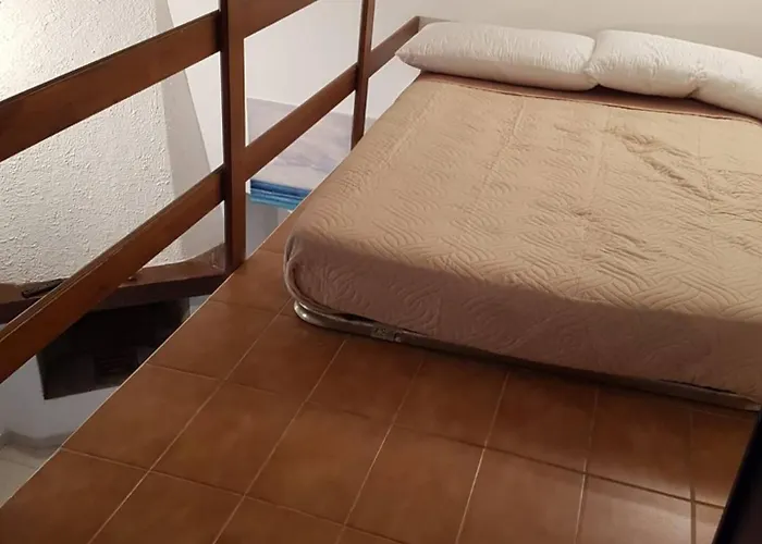 Monolocale Con Veranda E Giardino A 아파트 *